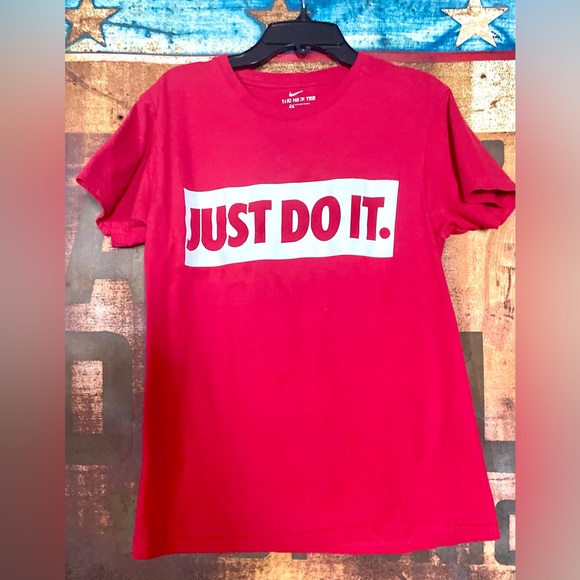 Men’s Small Nike Therma Fit Hoodie & bonus tee - Picture 9 of 9